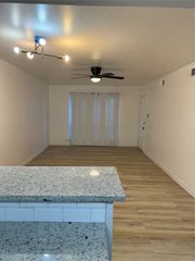 5212 Fleetwood Oaks Avenue 102, Dallas, TX 75235