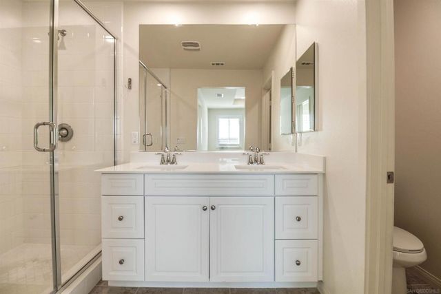 6012 Village Center Loop Rd 35, San Diego, CA 92130