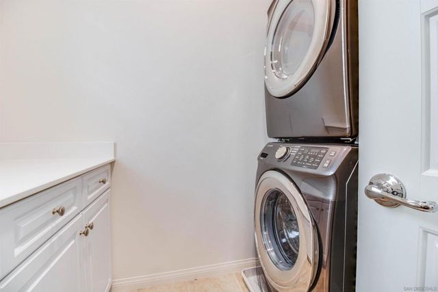 6012 Village Center Loop Rd 35, San Diego, CA 92130