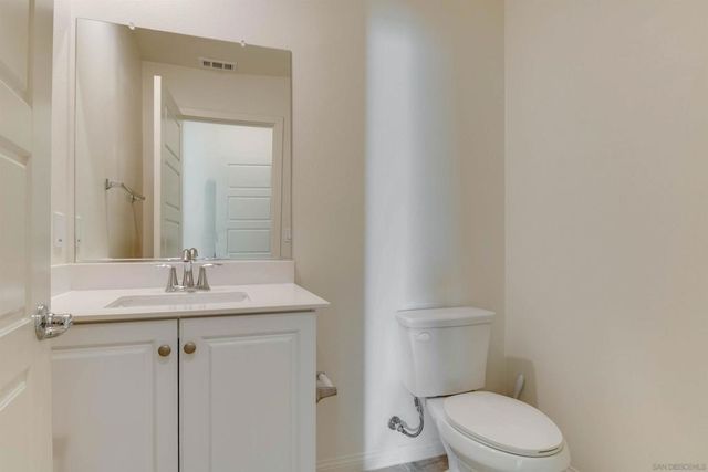 6012 Village Center Loop Rd 35, San Diego, CA 92130