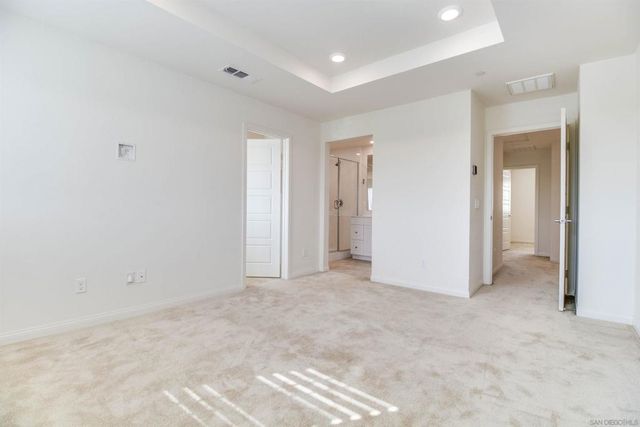 6012 Village Center Loop Rd 35, San Diego, CA 92130