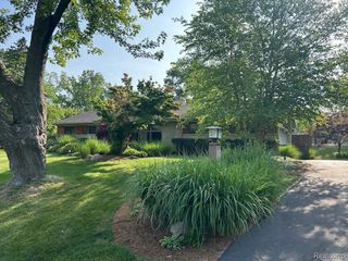 1991 Lakeward, Bloomfield Village, MI 48302