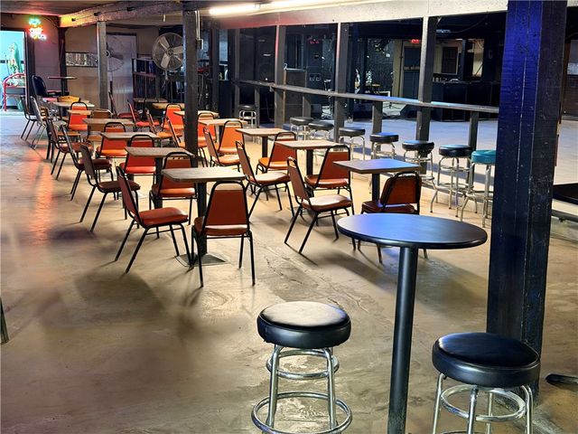3239 W Commerce St, San Antonio, TX 78207