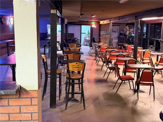 3239 W Commerce St, San Antonio, TX 78207