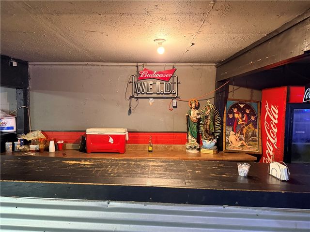 3239 W Commerce St, San Antonio, TX 78207