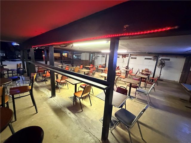 3239 W Commerce St, San Antonio, TX 78207