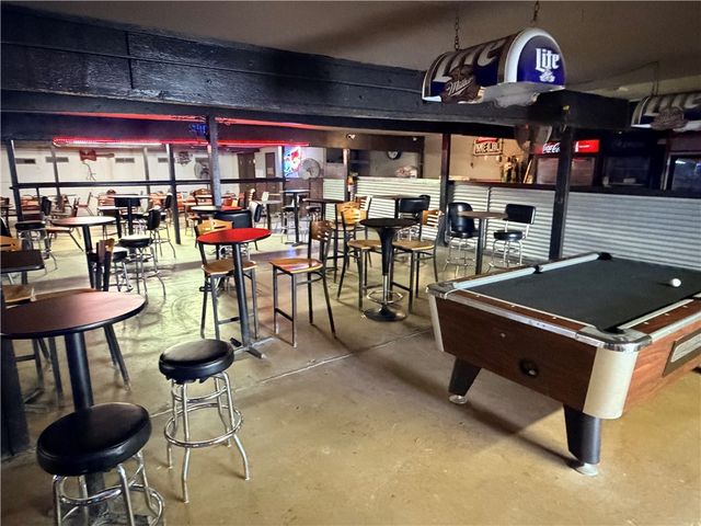 3239 W Commerce St, San Antonio, TX 78207