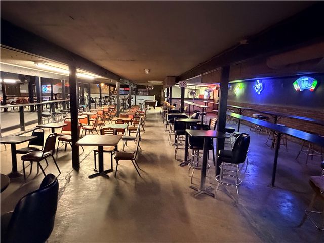 3239 W Commerce St, San Antonio, TX 78207