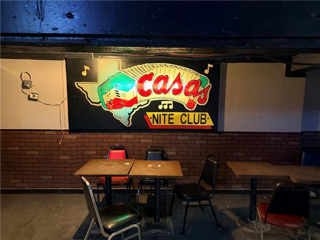 3239 W Commerce St, San Antonio, TX 78207