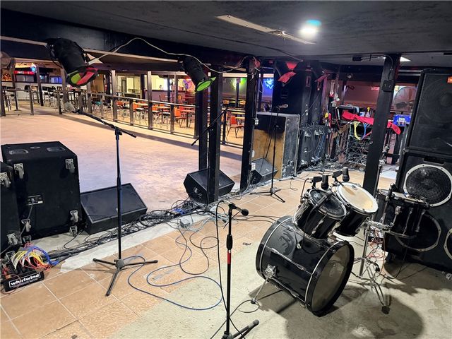 3239 W Commerce St, San Antonio, TX 78207