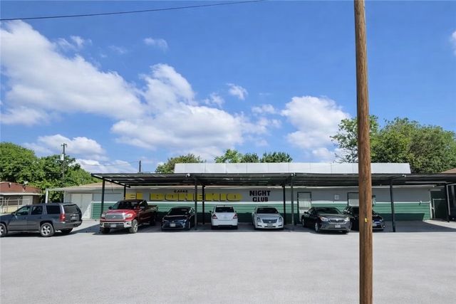 3239 W Commerce St, San Antonio, TX 78207