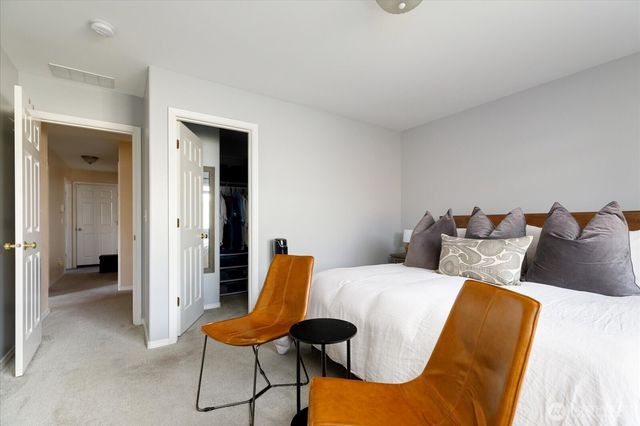 387 SW Stroops Drive, Oak Harbor, WA 98277