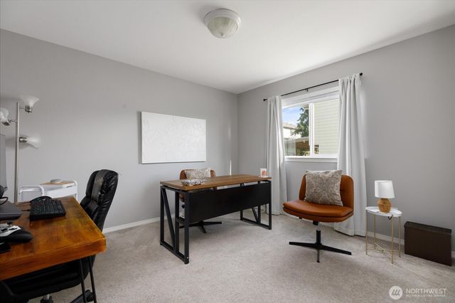 387 SW Stroops Drive, Oak Harbor, WA 98277