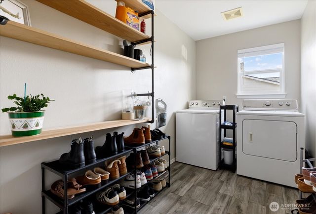 387 SW Stroops Drive, Oak Harbor, WA 98277