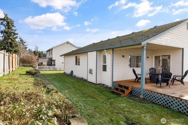 387 SW Stroops Drive, Oak Harbor, WA 98277