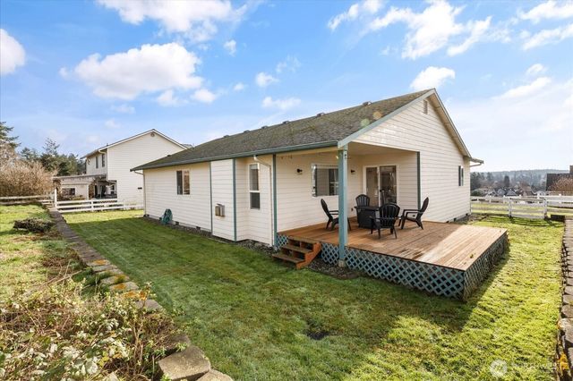 387 SW Stroops Drive, Oak Harbor, WA 98277