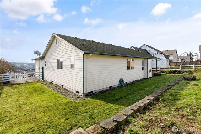 387 SW Stroops Drive, Oak Harbor, WA 98277