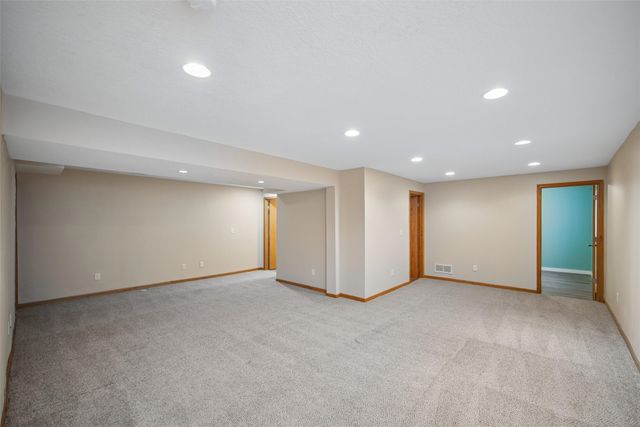 604 Filmore Avenue SE, Bondurant, IA 50035