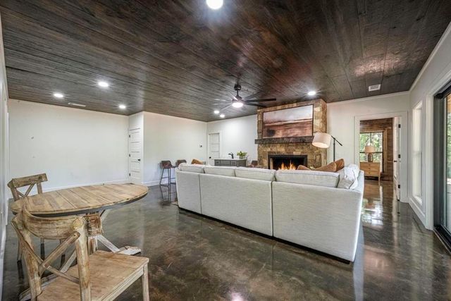 56 Devils Den Overlook, Epworth, GA 30541