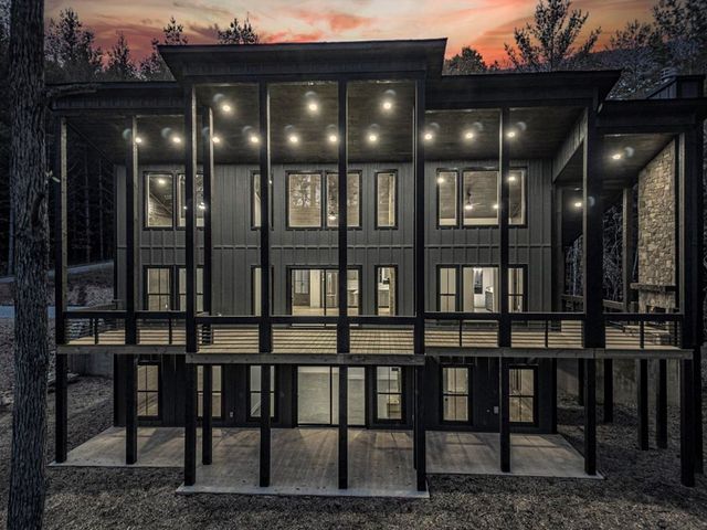 56 Devils Den Overlook, Epworth, GA 30541