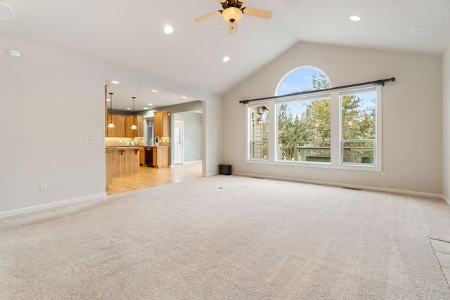 447 Highland Meadow Loop, Redmond, OR 97756