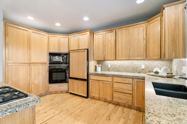 447 Highland Meadow Loop, Redmond, OR 97756