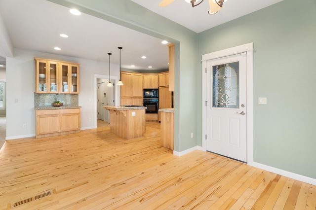 447 Highland Meadow Loop, Redmond, OR 97756