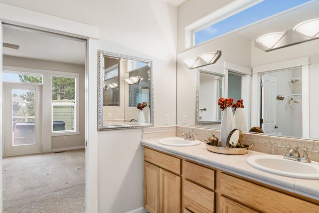 447 Highland Meadow Loop, Redmond, OR 97756