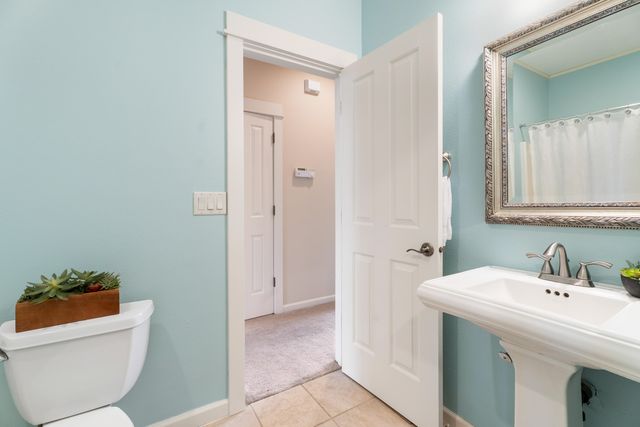 447 Highland Meadow Loop, Redmond, OR 97756