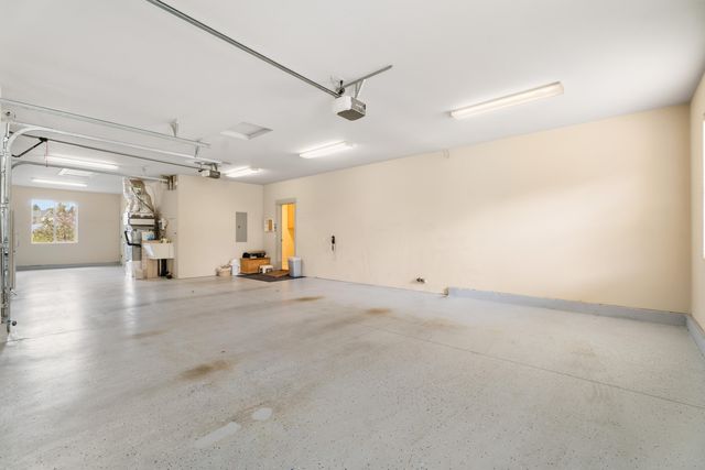 447 Highland Meadow Loop, Redmond, OR 97756