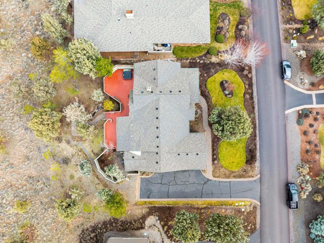 447 Highland Meadow Loop, Redmond, OR 97756