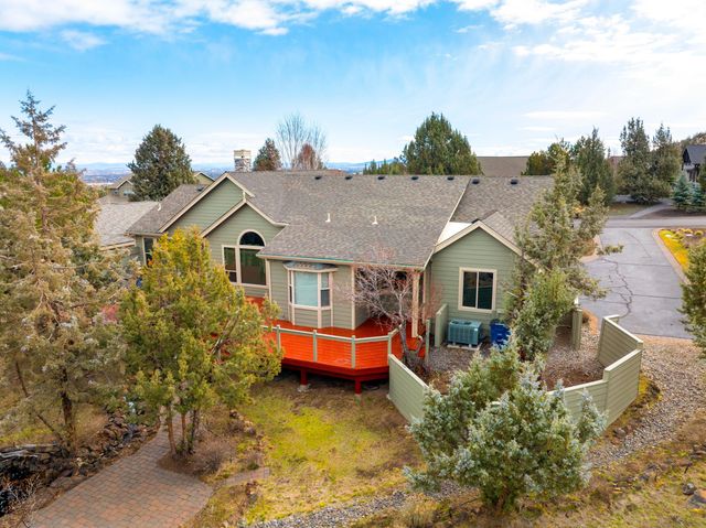 447 Highland Meadow Loop, Redmond, OR 97756