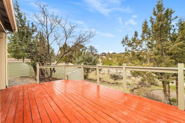 447 Highland Meadow Loop, Redmond, OR 97756