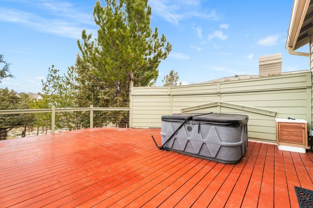 447 Highland Meadow Loop, Redmond, OR 97756