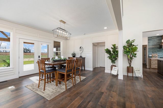 4412 S 86th Road, Bolivar, MO 65613