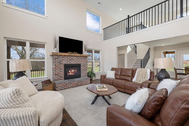 4412 S 86th Road, Bolivar, MO 65613