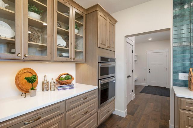 4412 S 86th Road, Bolivar, MO 65613