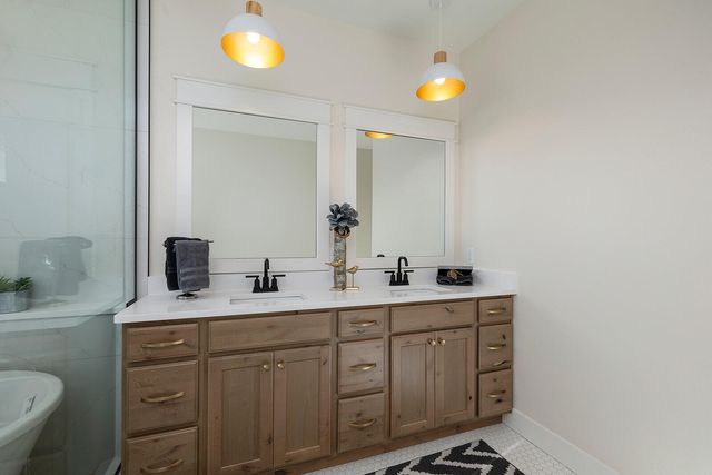 4412 S 86th Road, Bolivar, MO 65613