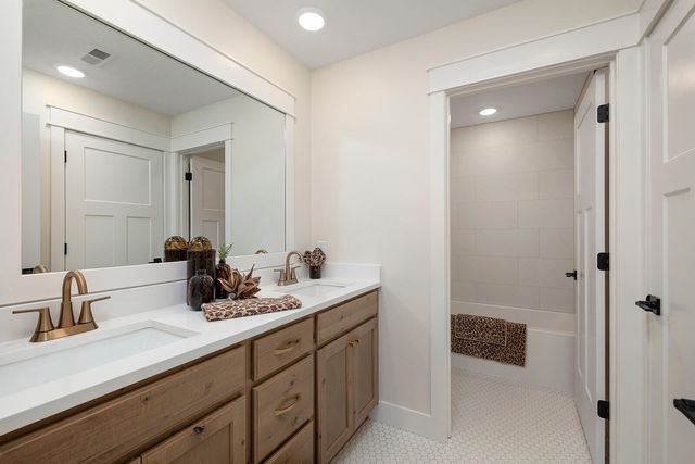 4412 S 86th Road, Bolivar, MO 65613