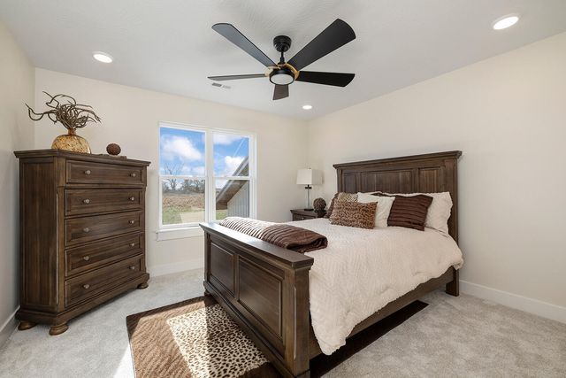 4412 S 86th Road, Bolivar, MO 65613