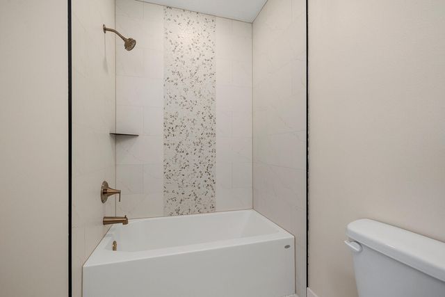 4412 S 86th Road, Bolivar, MO 65613