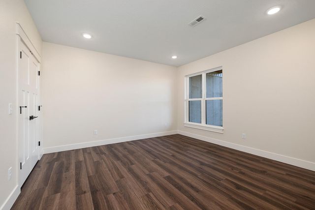 4412 S 86th Road, Bolivar, MO 65613