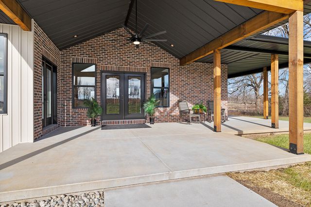 4412 S 86th Road, Bolivar, MO 65613