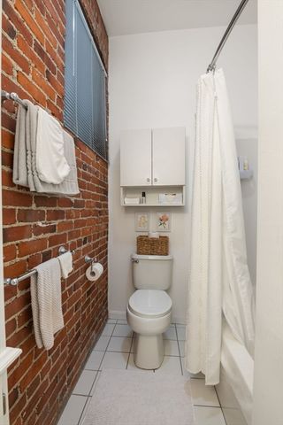 60 Marshal St 4, Brookline, MA 02446