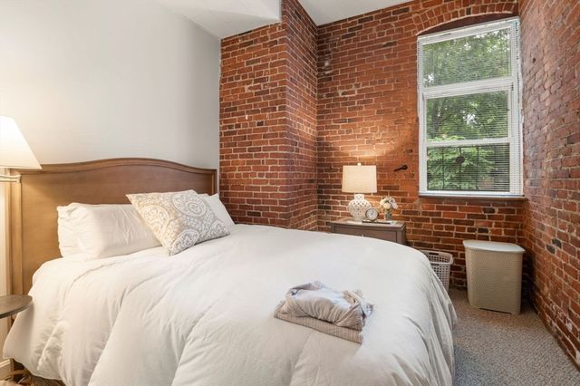60 Marshal St 4, Brookline, MA 02446