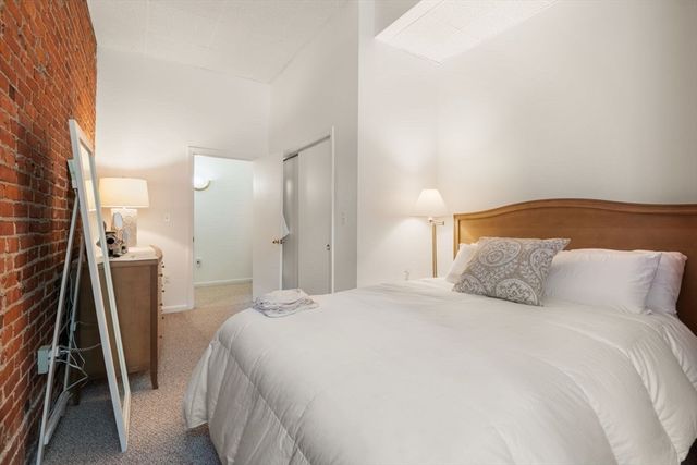 60 Marshal St 4, Brookline, MA 02446