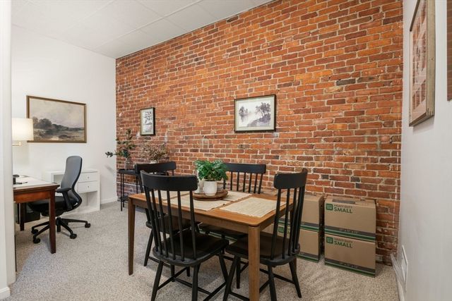 60 Marshal St 4, Brookline, MA 02446