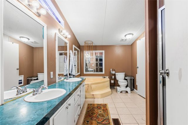 48 Nelwyn Drive, Huntsville, TX 77320