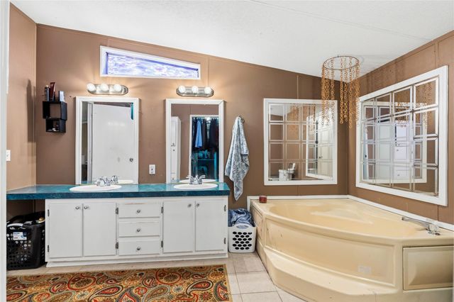 48 Nelwyn Drive, Huntsville, TX 77320