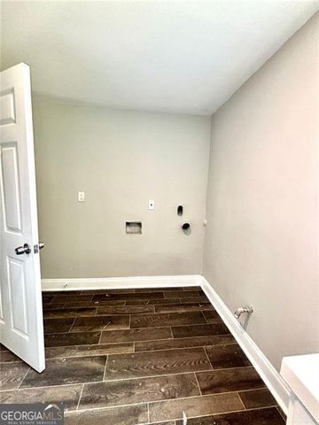 2924 HANDY Drive, Atlanta, GA 30318